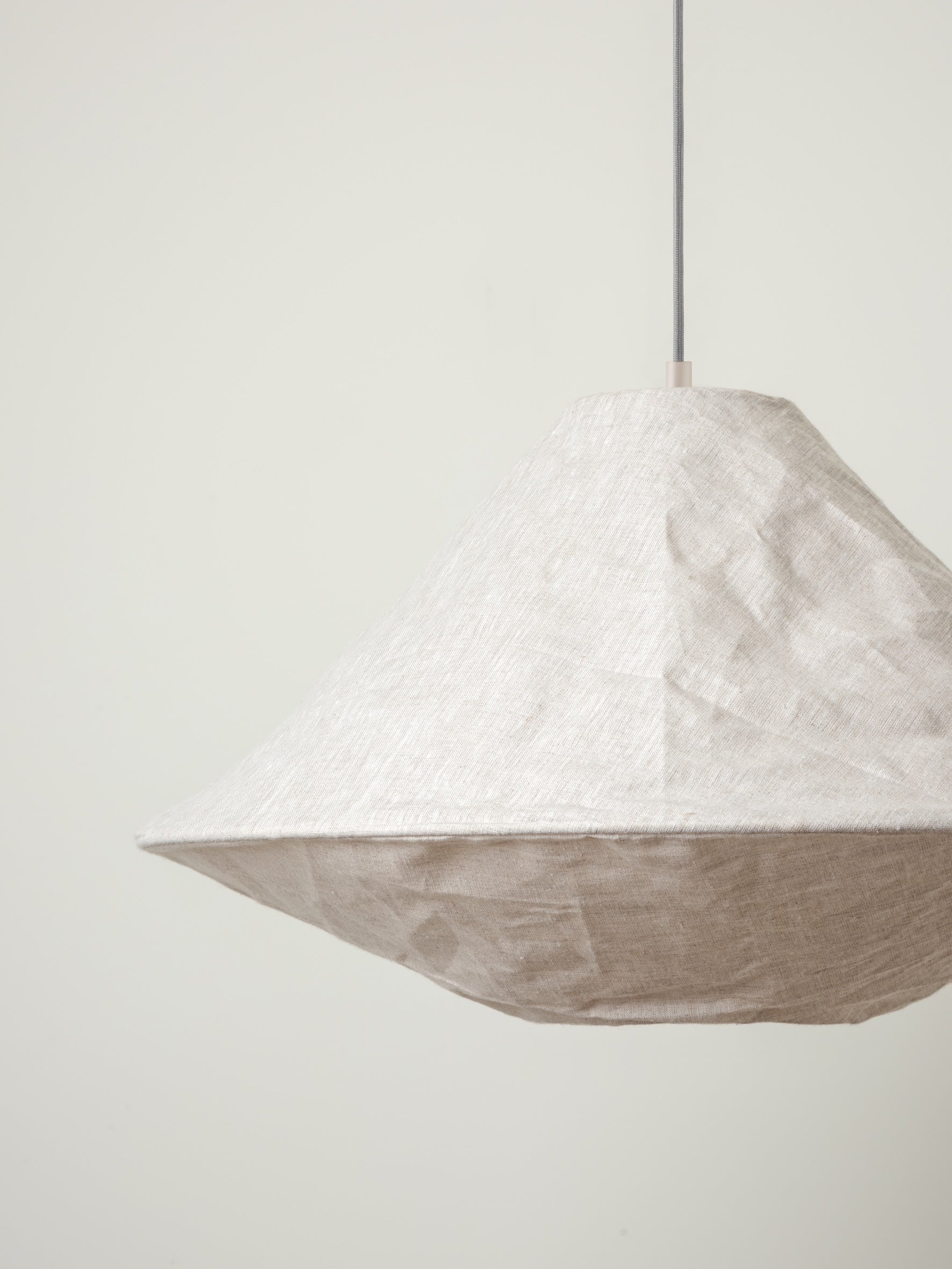 Siya - collapsible linen pendant