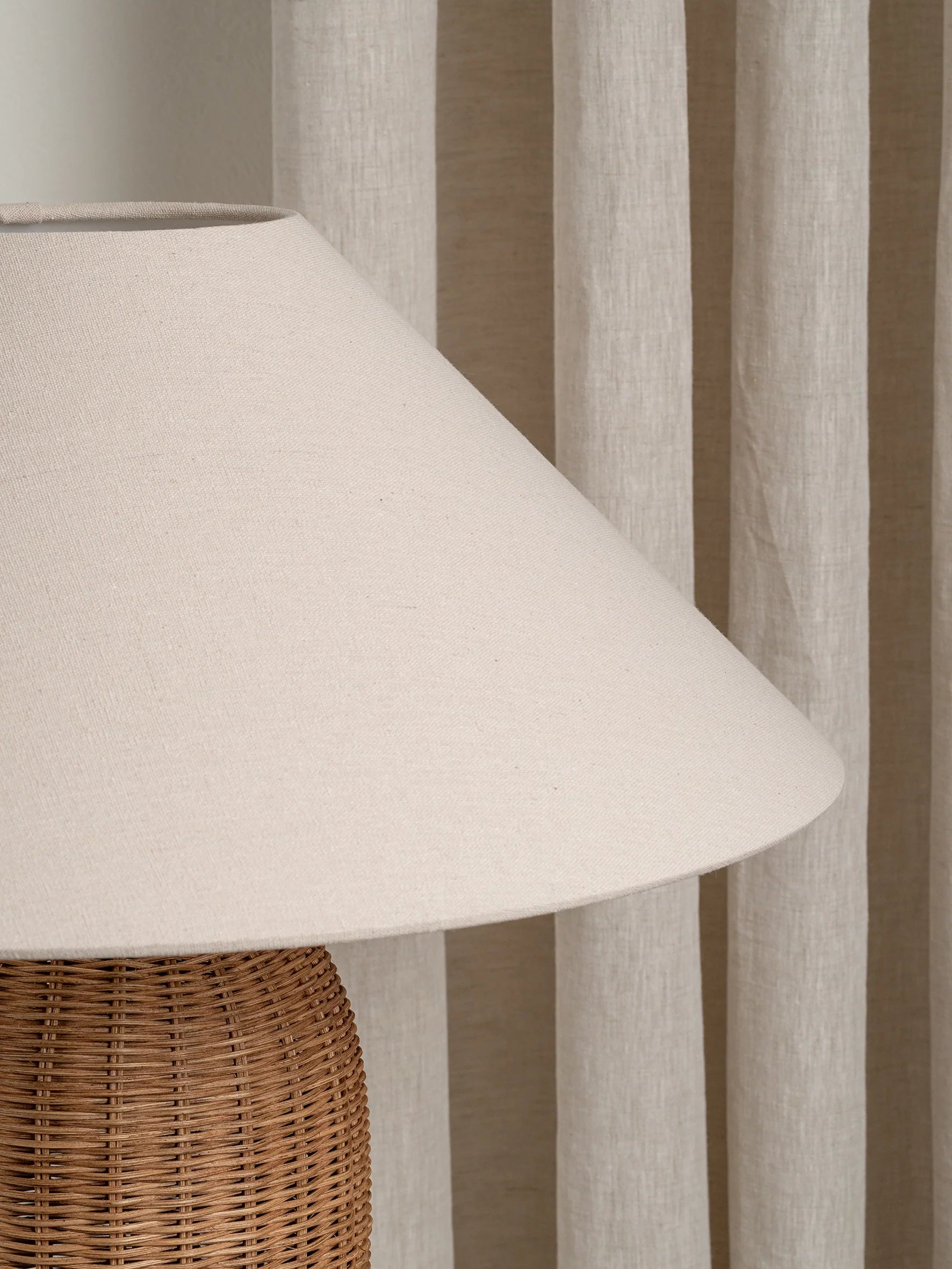 Ensia - extra large rattan table lamp