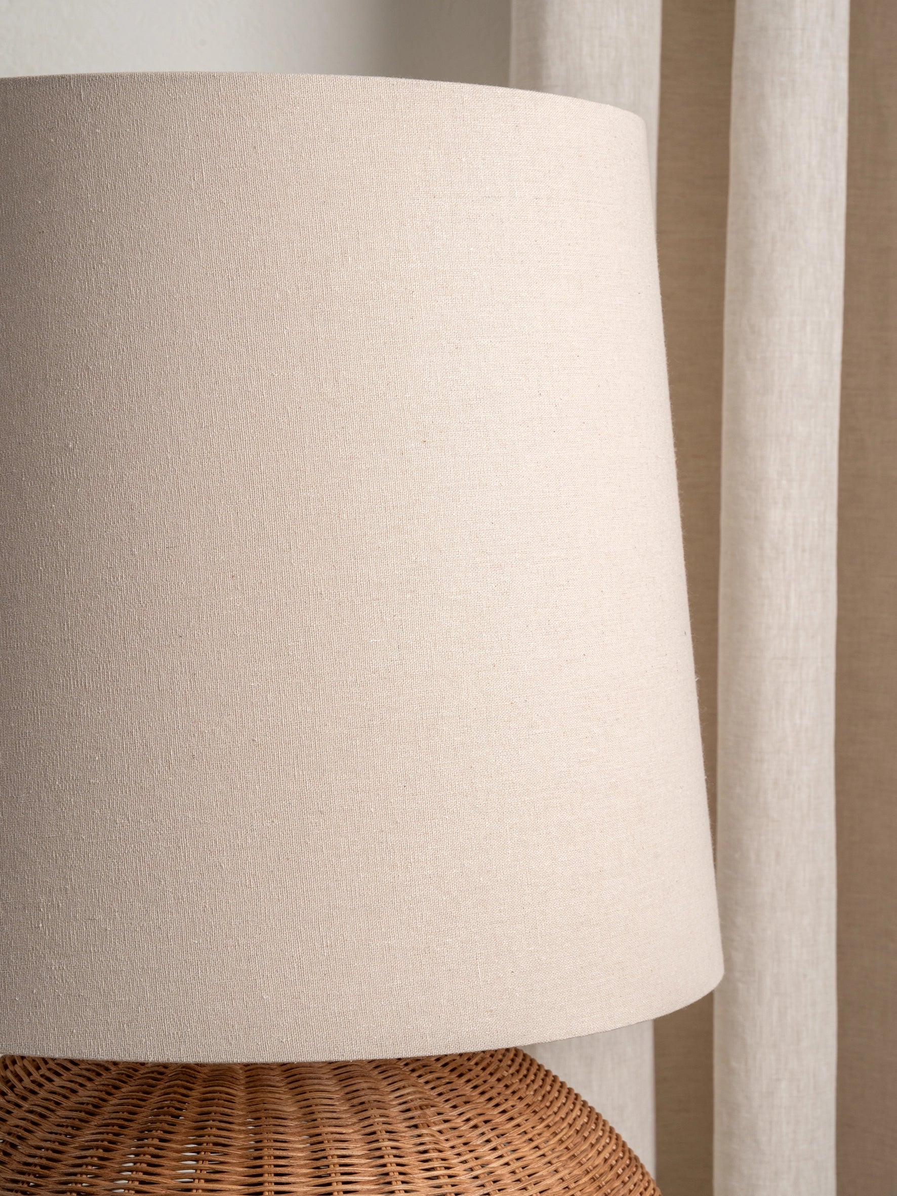 Sanvi - extra large rattan globe table lamp