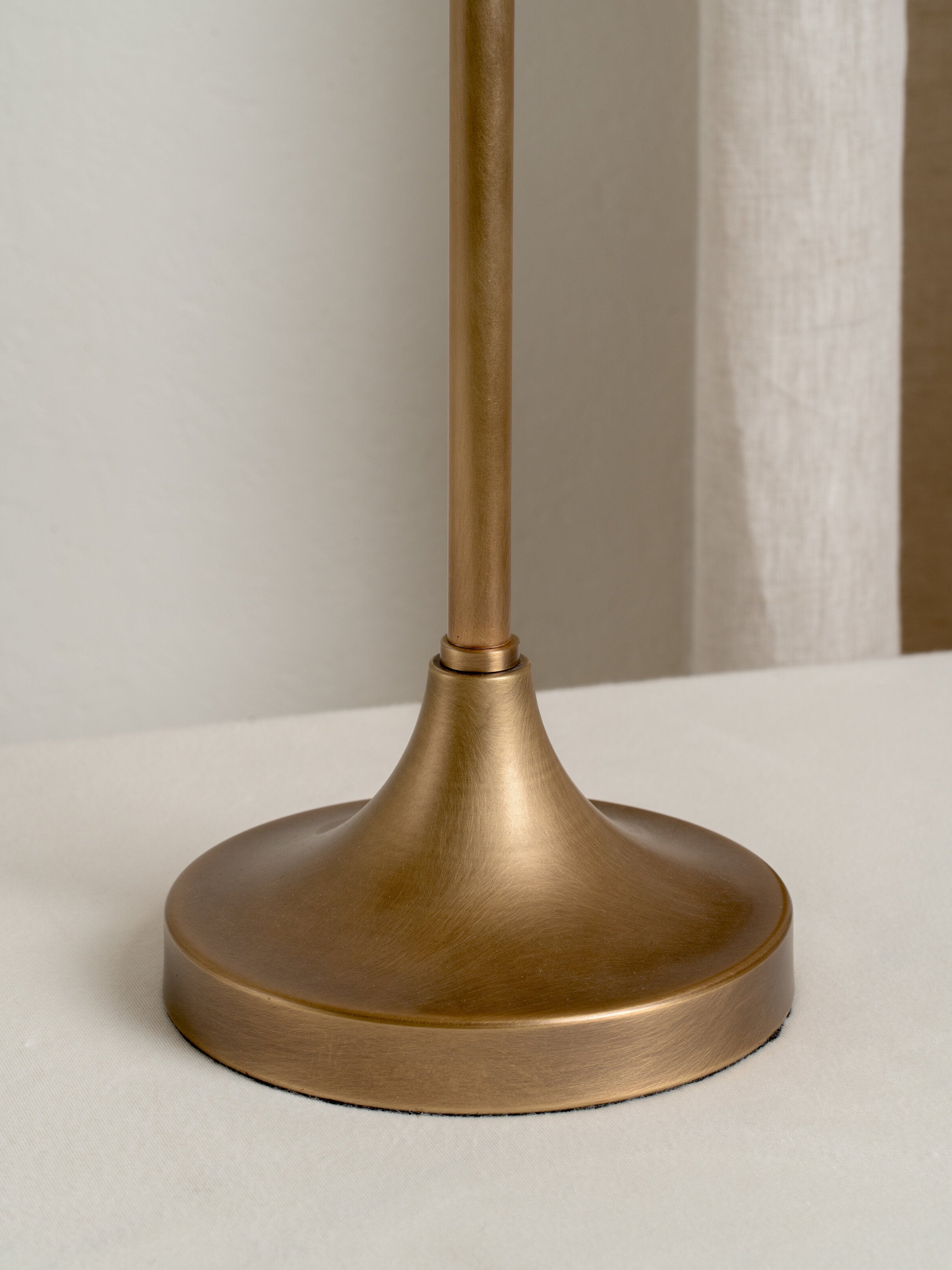 Lindi table lamp