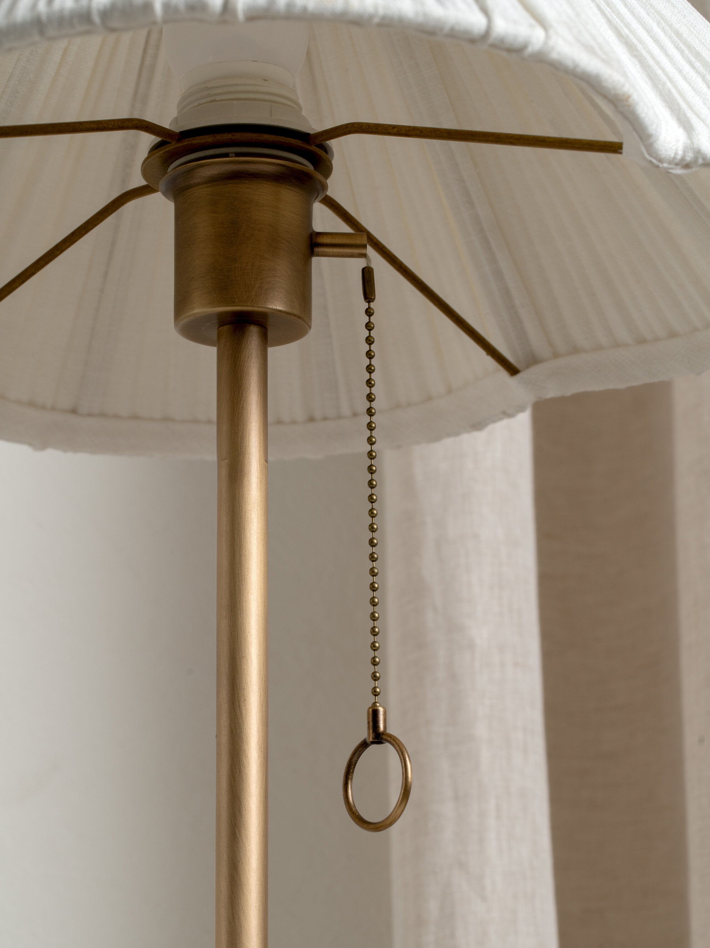 Lindi table lamp