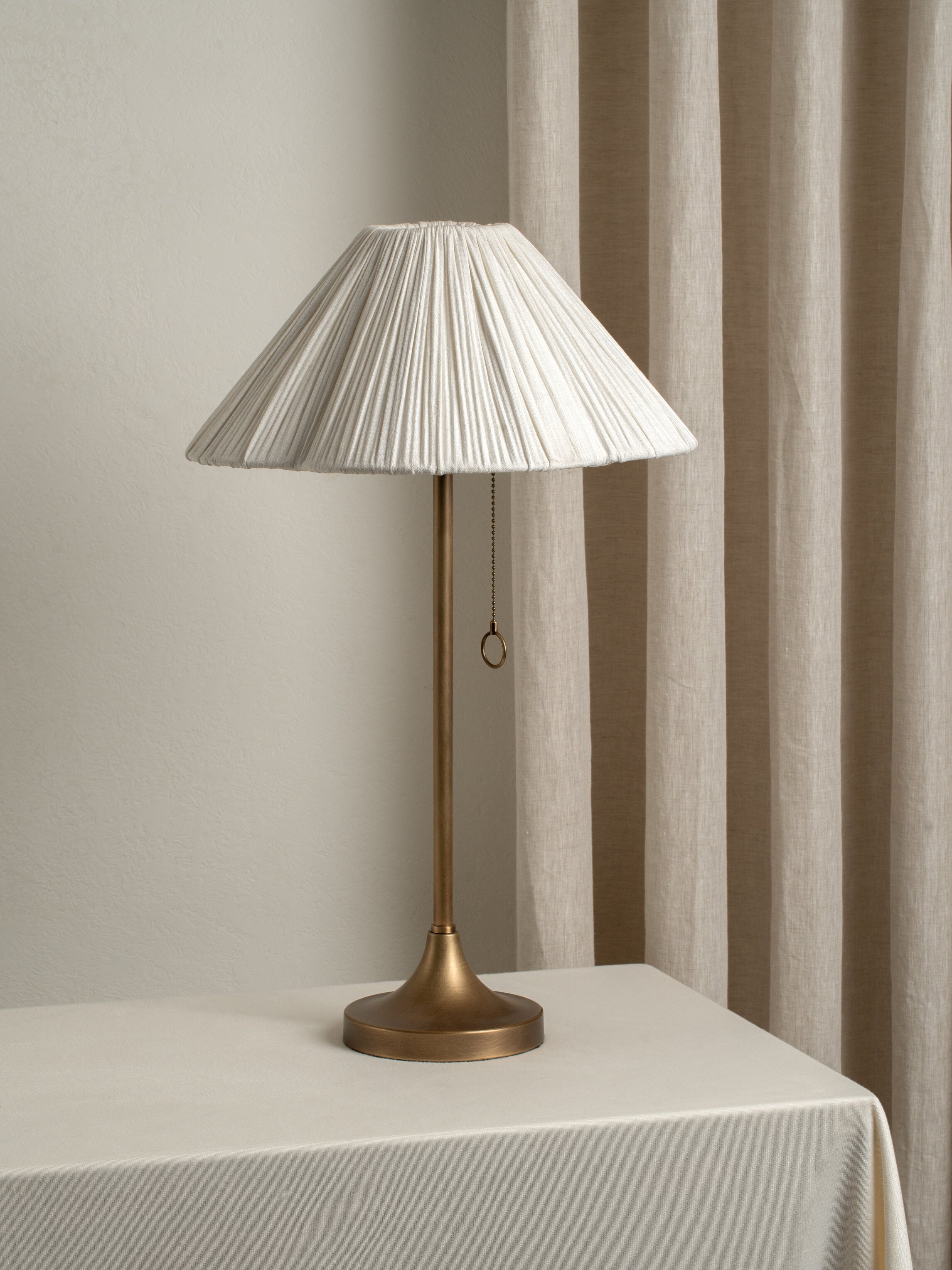 Lindi table lamp