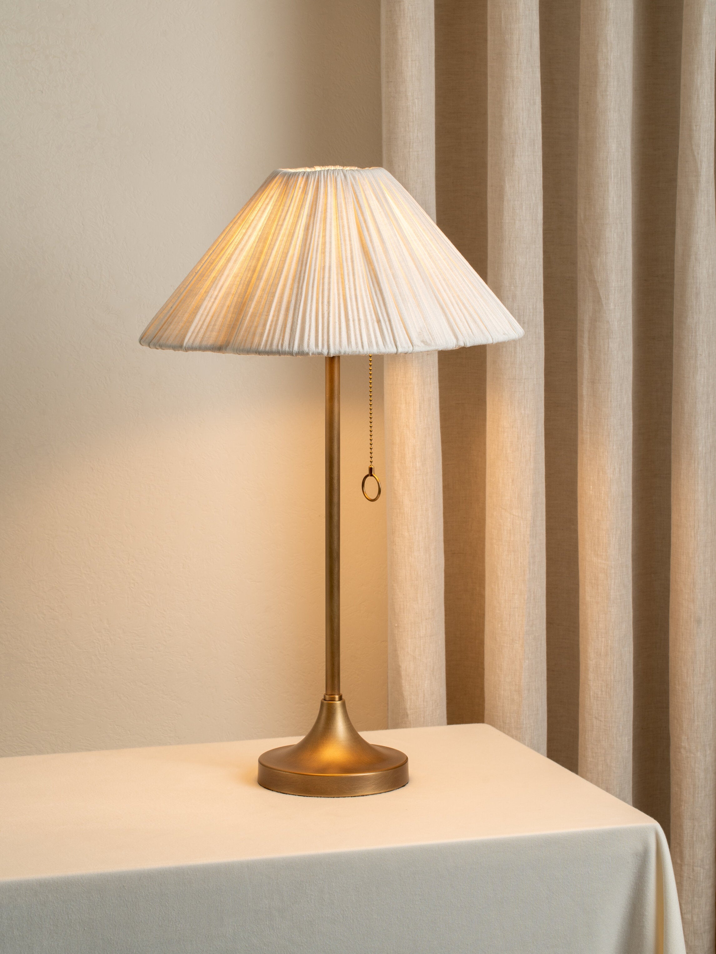 Lindi table lamp